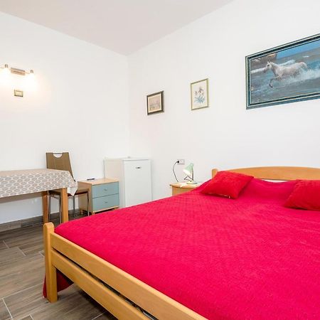 Guest House Ab Adria Home روفينج المظهر الخارجي الصورة
