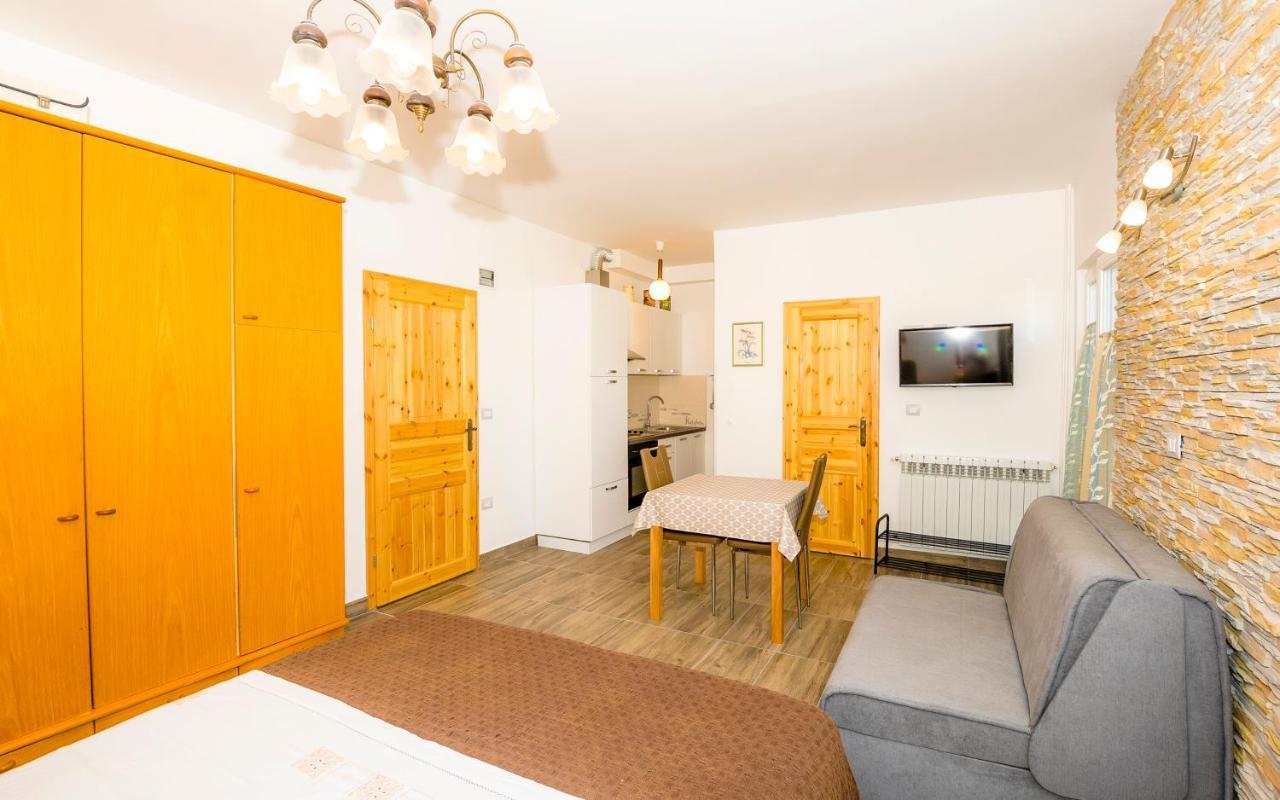 Guest House Ab Adria Home روفينج المظهر الخارجي الصورة