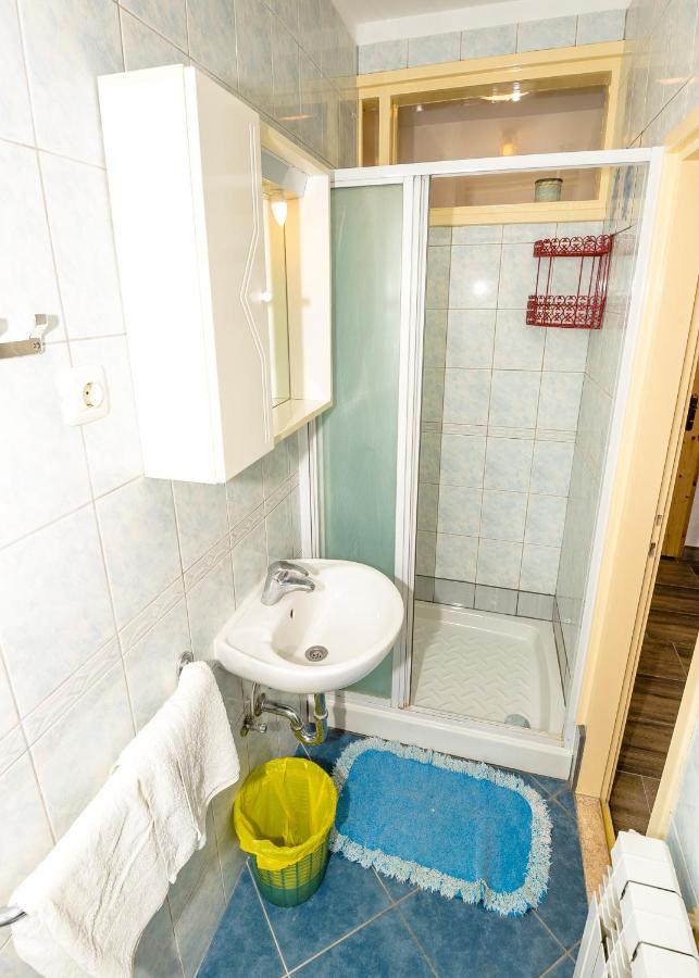 Guest House Ab Adria Home روفينج المظهر الخارجي الصورة