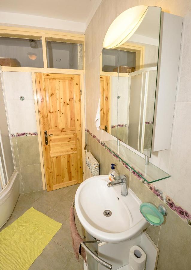 Guest House Ab Adria Home روفينج المظهر الخارجي الصورة