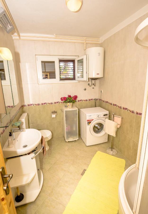 Guest House Ab Adria Home روفينج المظهر الخارجي الصورة