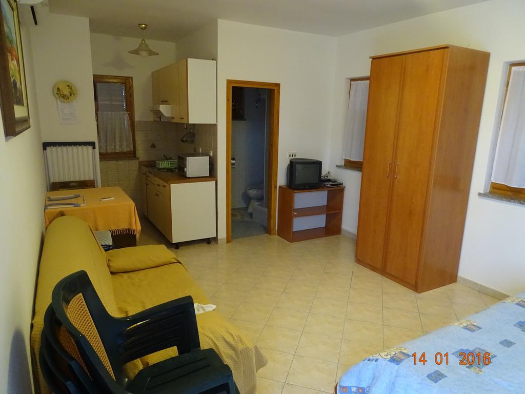 Guest House Ab Adria Home روفينج الغرفة الصورة
