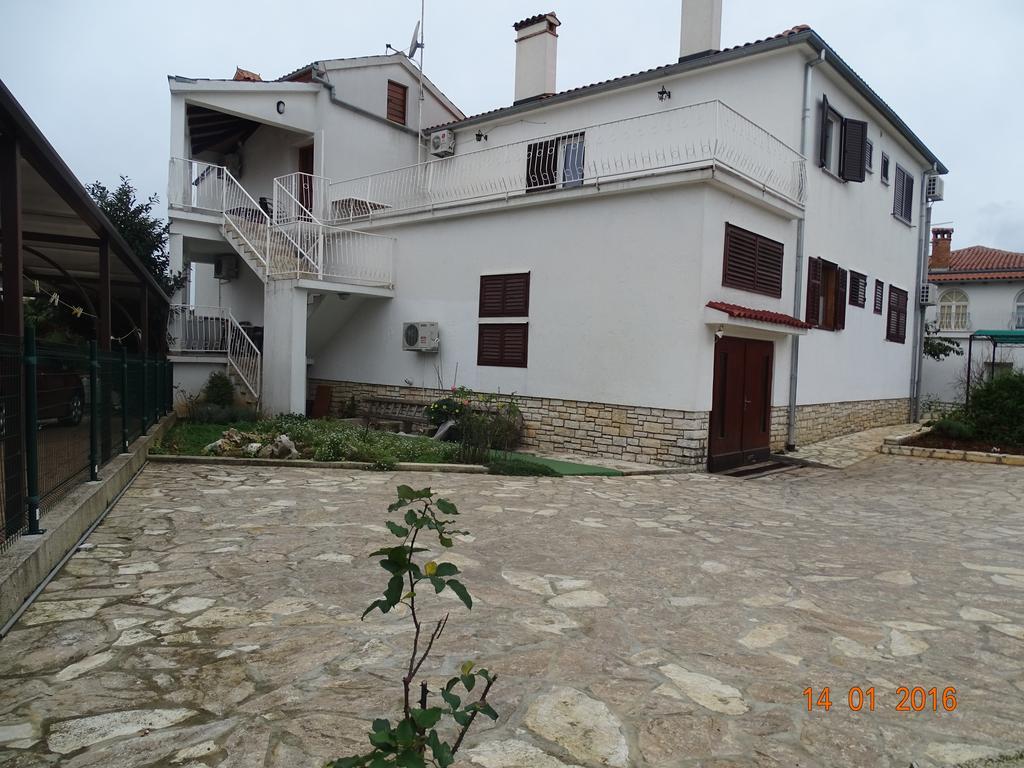 Guest House Ab Adria Home روفينج المظهر الخارجي الصورة