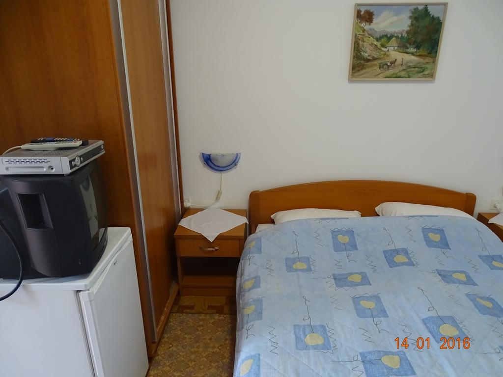 Guest House Ab Adria Home روفينج الغرفة الصورة