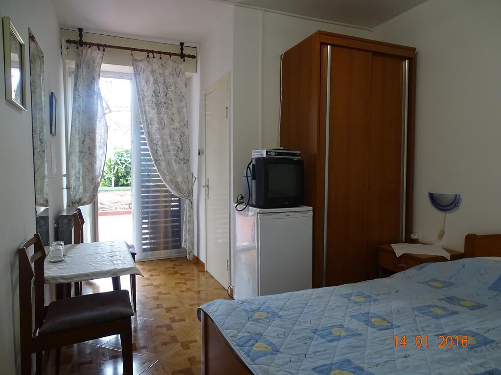 Guest House Ab Adria Home روفينج الغرفة الصورة